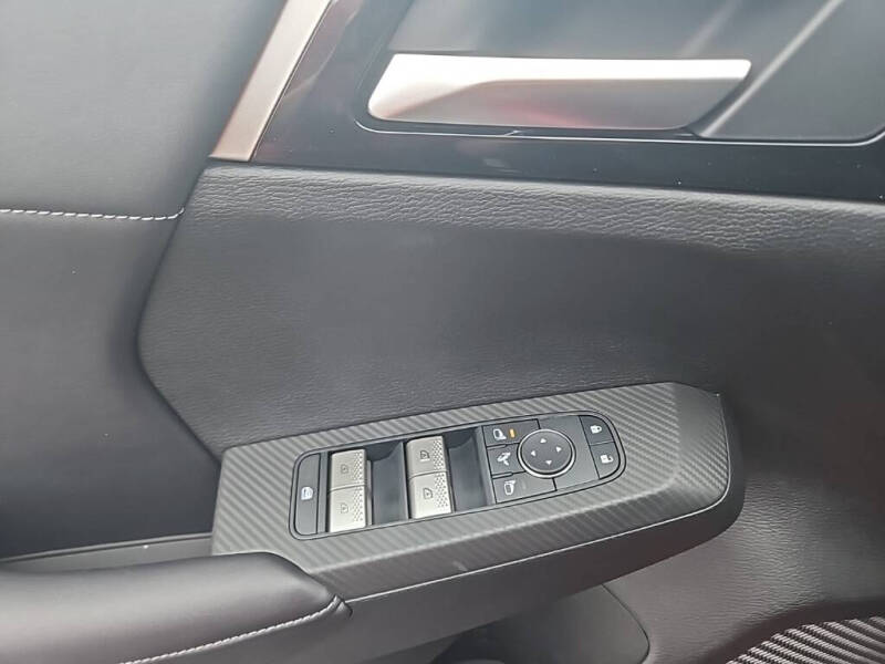 2025 Mitsubishi Outlander PHEV SE