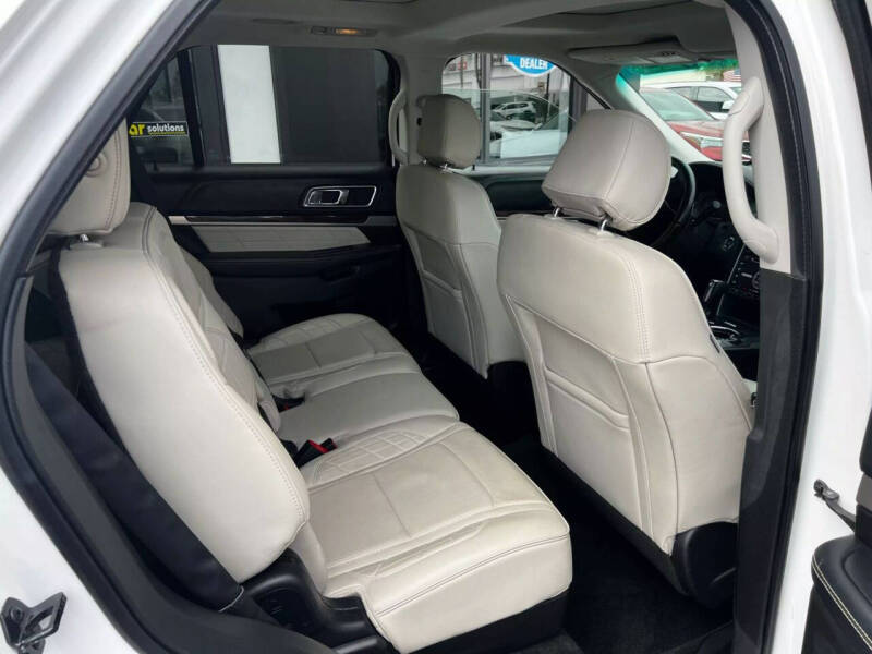 2017 Ford Explorer Platinum