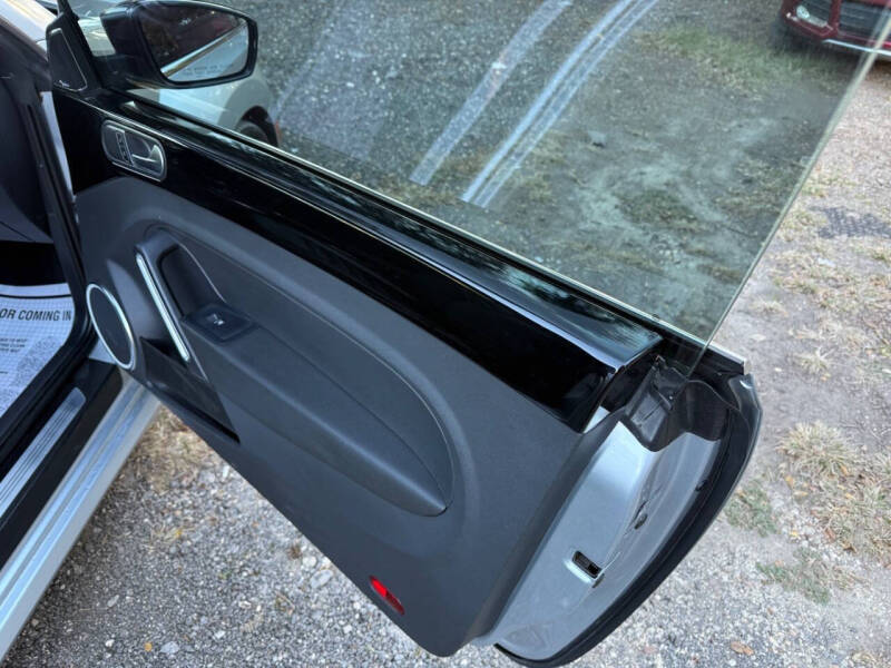 2013 Volkswagen Beetle Convertible Turbo