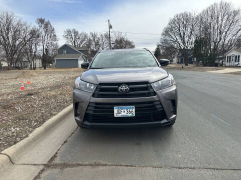 2019 Toyota Highlander for sale at ONG Auto in Farmington MN
