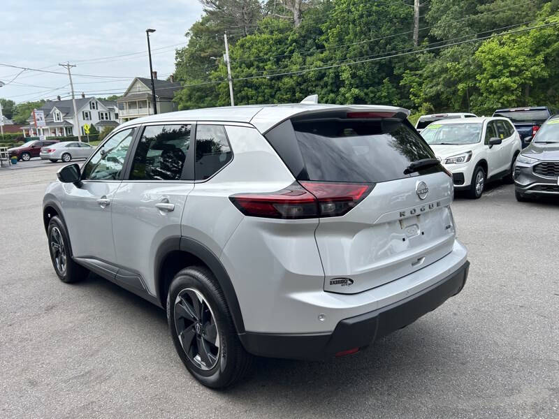 2025 Nissan Rogue SV