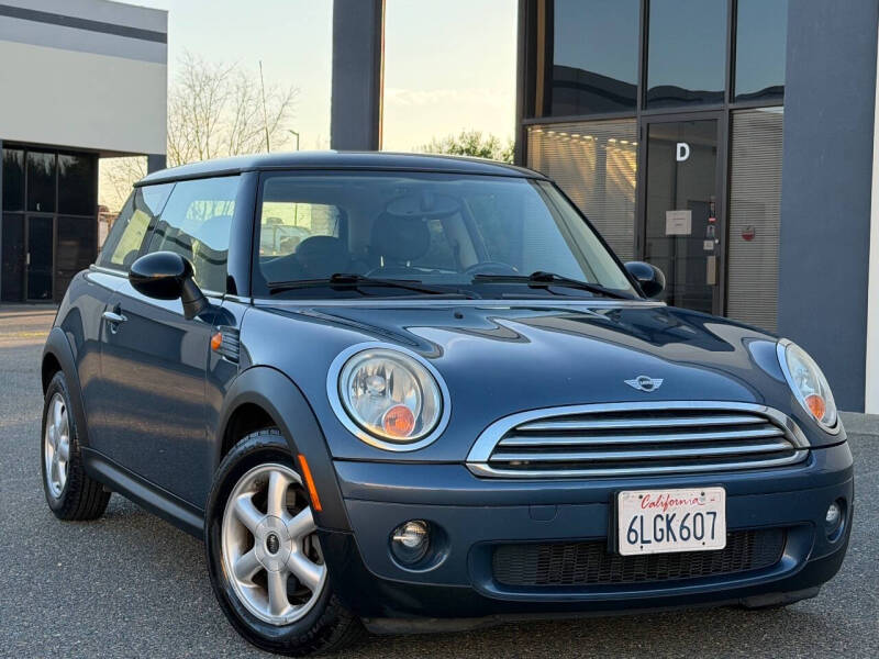 2010 MINI Cooper Base's photo