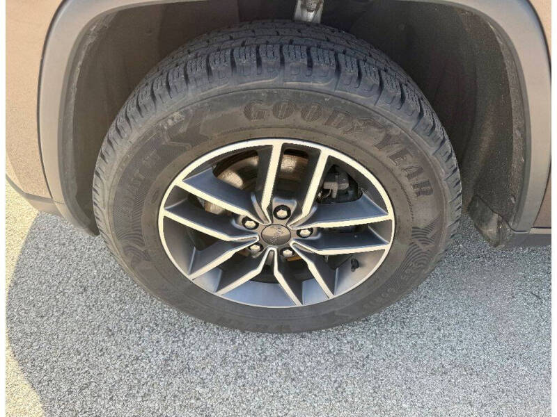 2020 Jeep Grand Cherokee Laredo E