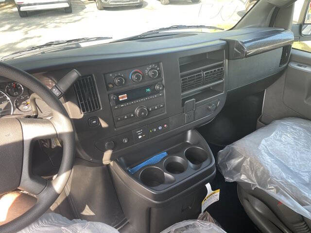 2025 Chevrolet Express 2500