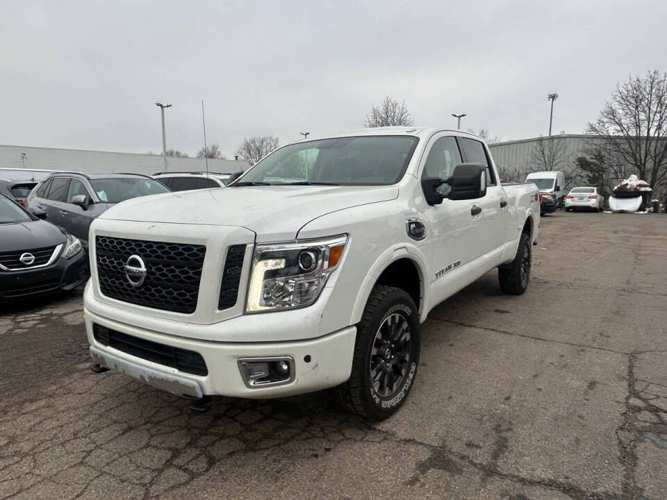 2019 Nissan Titan XD Pro-4X's photo
