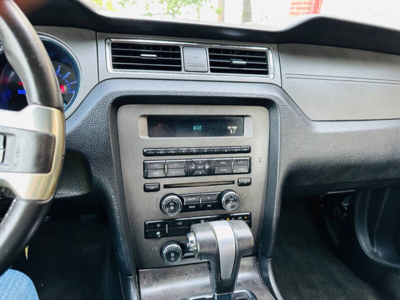 2012 Ford Mustang V6
