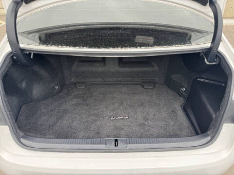 2016 Lexus ES 300h