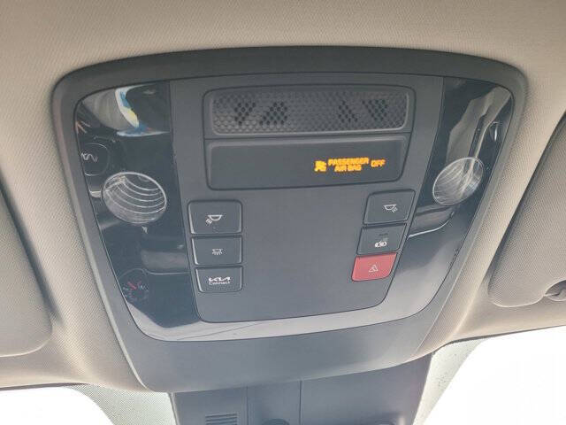 2024 Kia Carnival EX