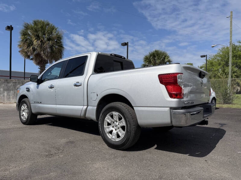 2017 Nissan Titan SV