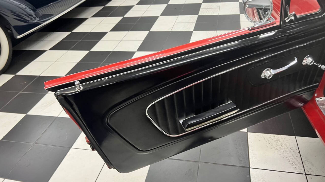 1965 Ford Mustang 27