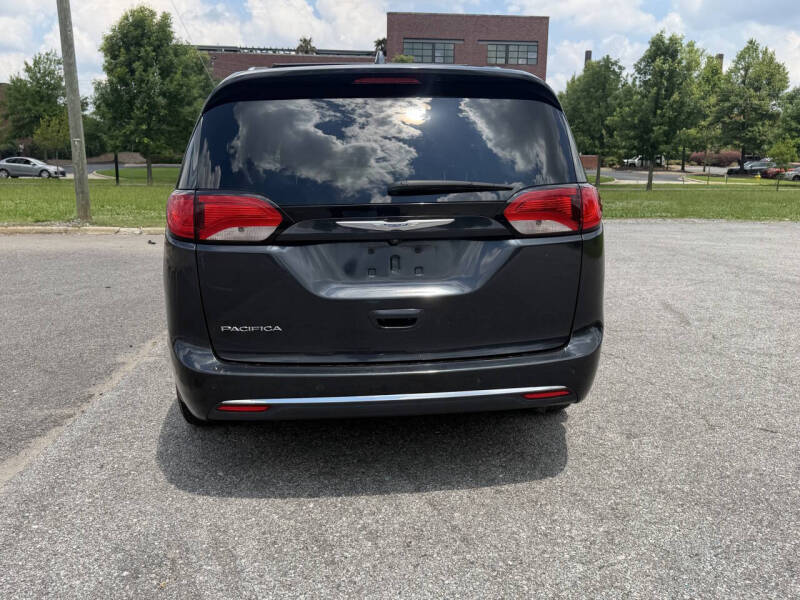 2020 Chrysler Pacifica Touring L