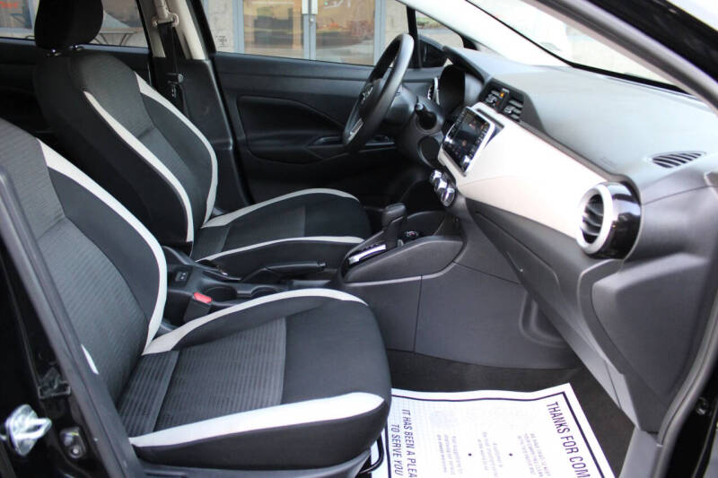 2022 Nissan Versa SV