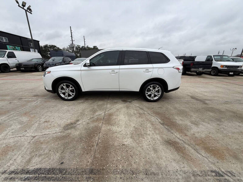2015 Mitsubishi Outlander SE