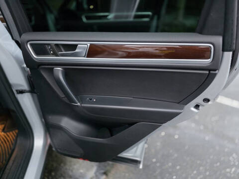 2015 Volkswagen Touareg V6 Lux