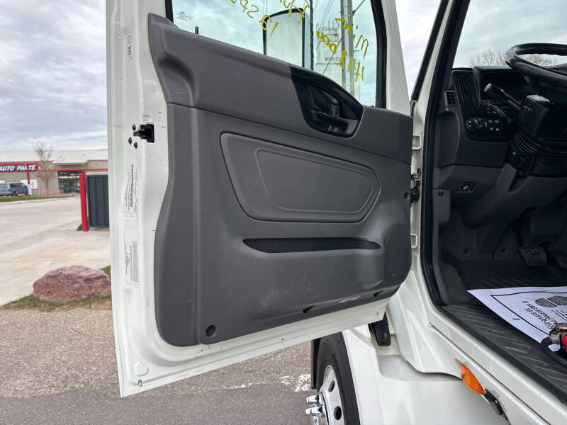 2021 International RH613