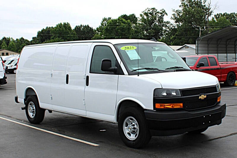 2025 Chevrolet Express 2500