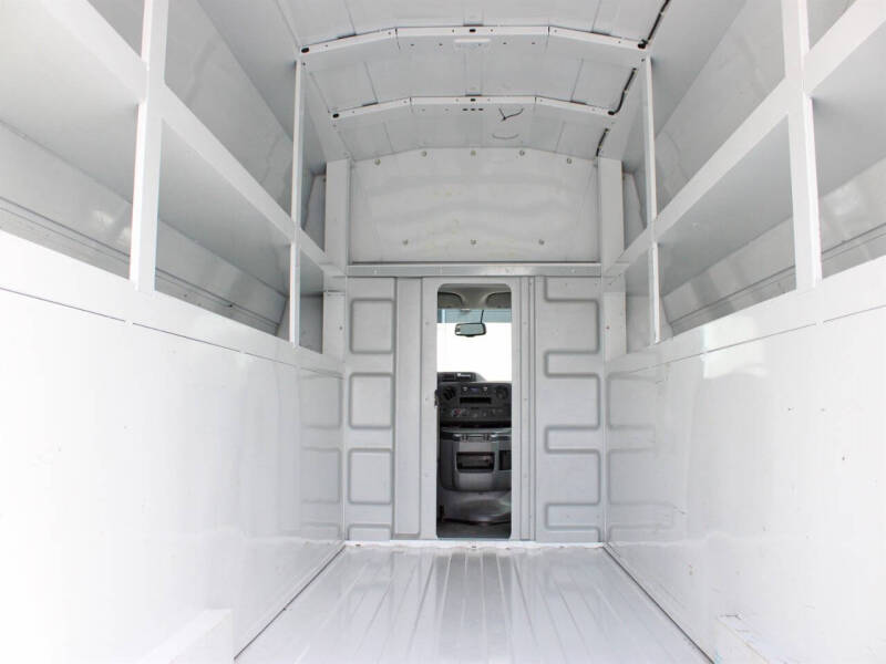 2024 Ford E-450
