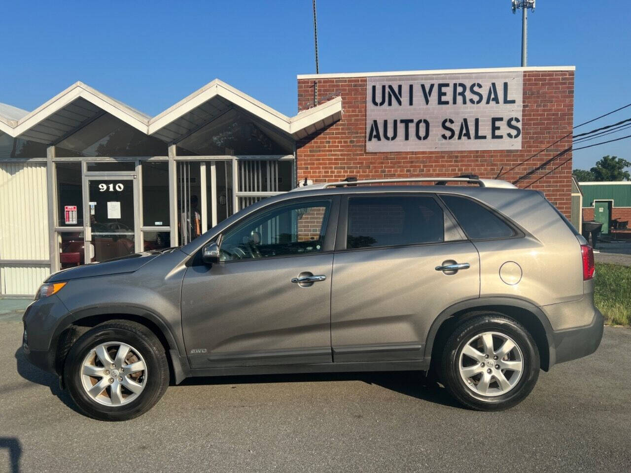 2012 Kia Sorento for sale at Universal Auto Sales LLC in Burlington, NC