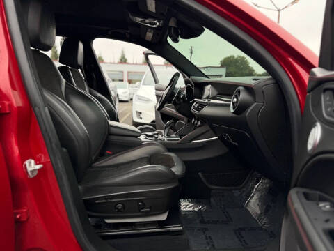 2018 Alfa Romeo Stelvio Quadrifoglio