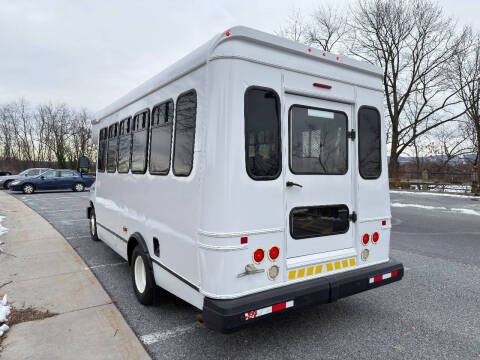 2018 Ford 12 pass- Shuttle Bus