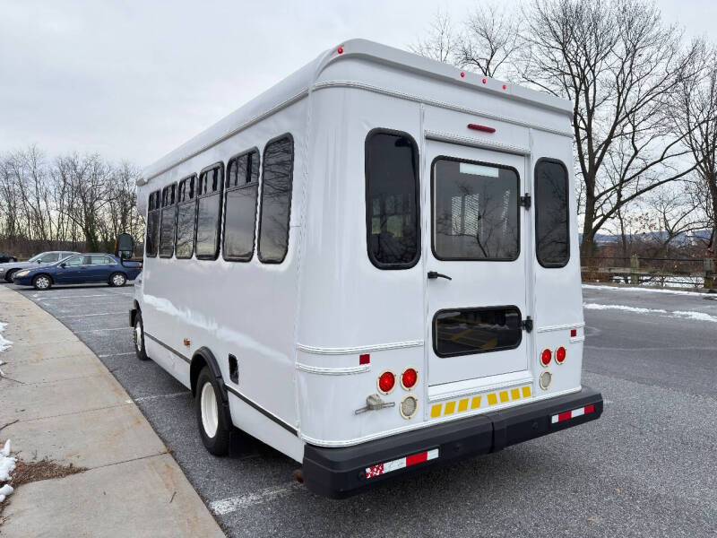 2018 Ford 12 pass- Shuttle Bus