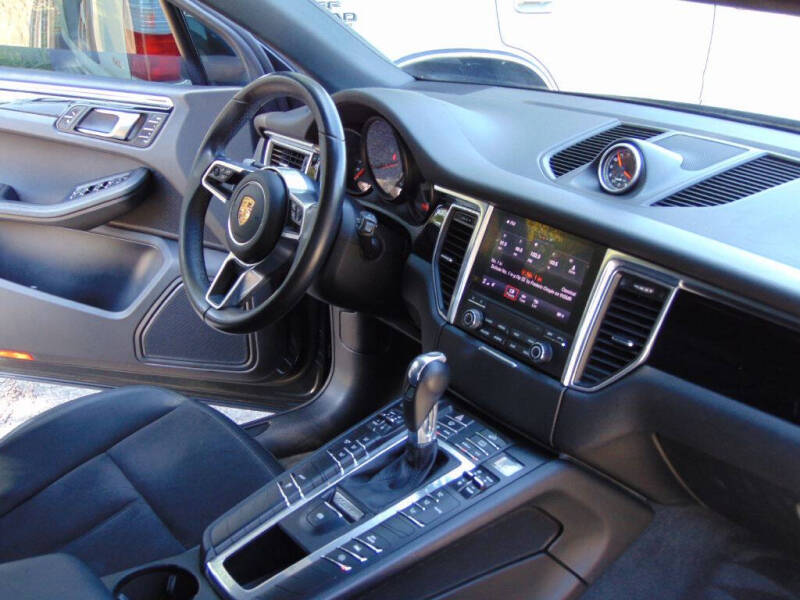 2017 Porsche Macan Base - Photo 32