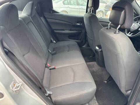 2012 Dodge Avenger SE