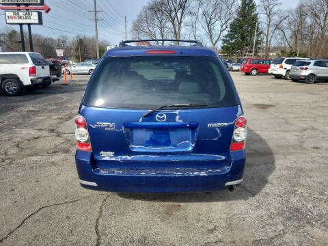 2004 Mazda MPV