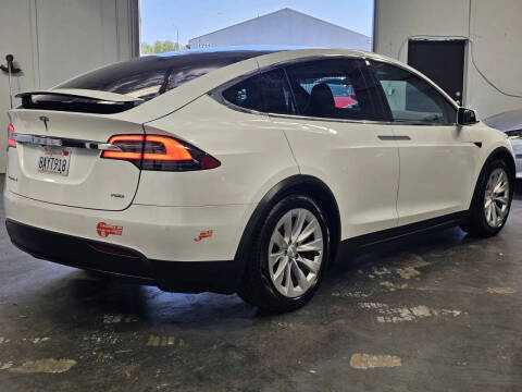2017 Tesla Model X 75D