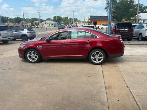 2015 Ford Taurus SEL