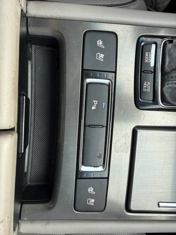 2015 Hyundai Genesis