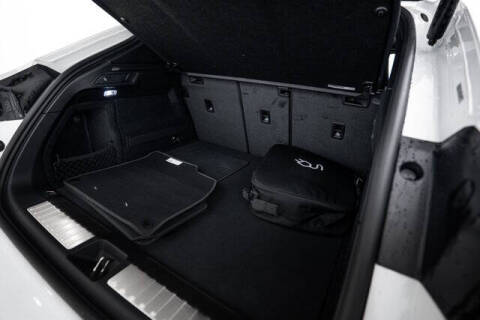 2025 Porsche Macan Turbo Electric