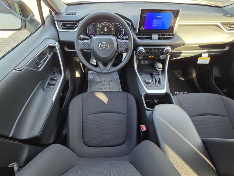 2025 Toyota RAV4 Hybrid LE