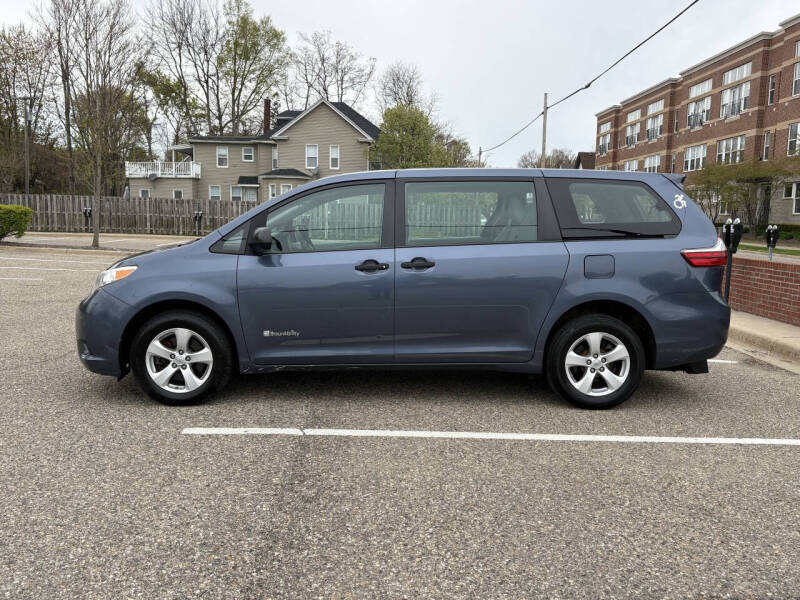 2017 Toyota Sienna L 7-Passenger