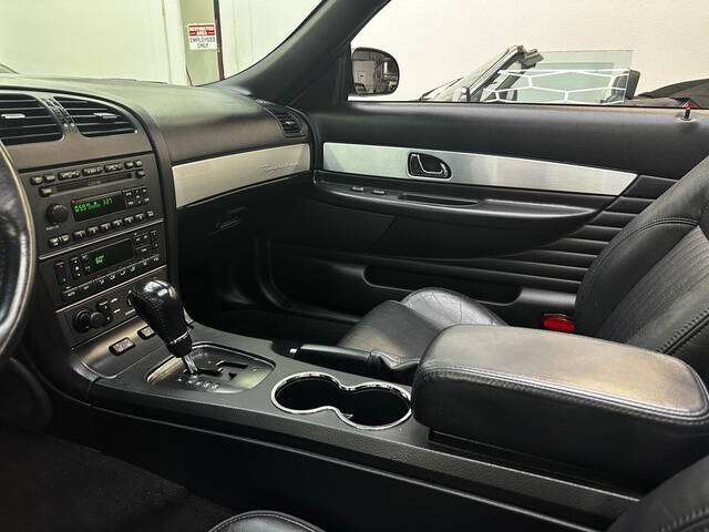 2004 Ford Thunderbird Deluxe