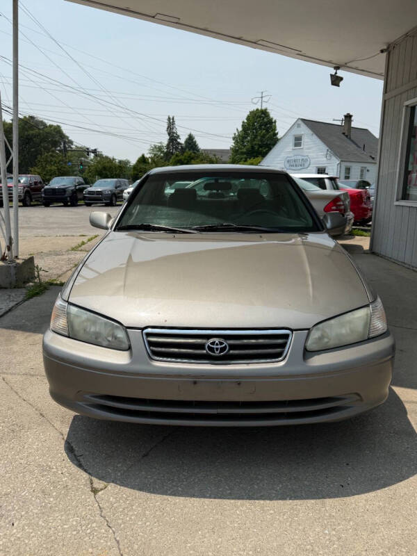 Used 2001 Toyota Camry LE with VIN 4T1BG22K11U056470 for sale in Hilliard, OH