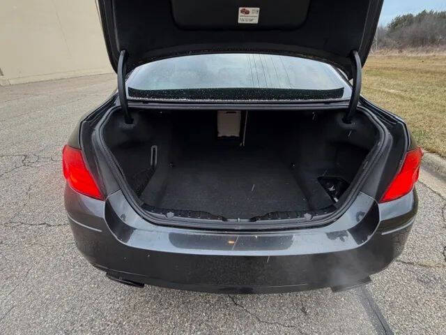 2011 BMW 5 Series 550i