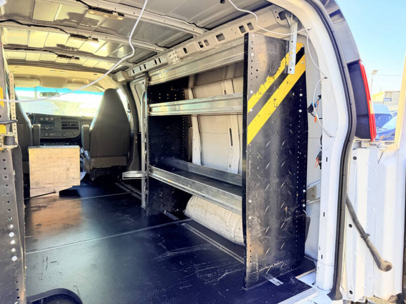 2023 Chevrolet Express 2500