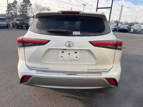 2022 Toyota Highlander Platinum