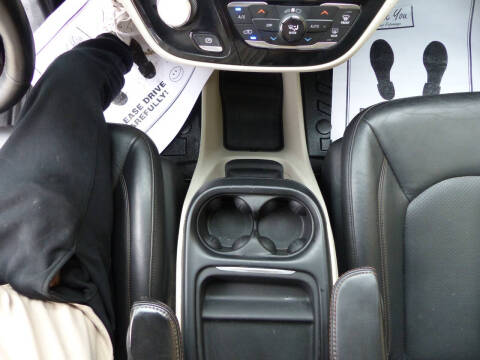 2020 Chrysler Pacifica Touring L