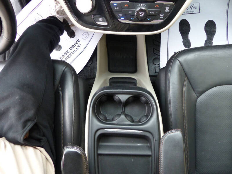 2020 Chrysler Pacifica Touring L
