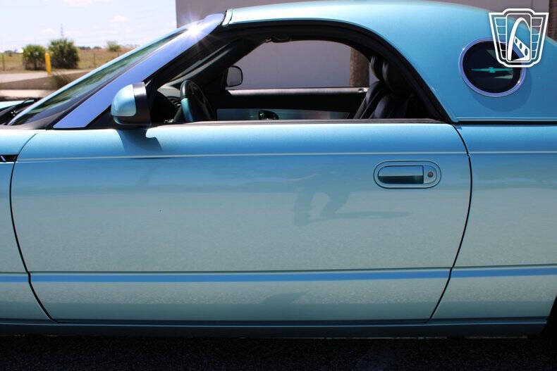 2002 Ford Thunderbird Deluxe