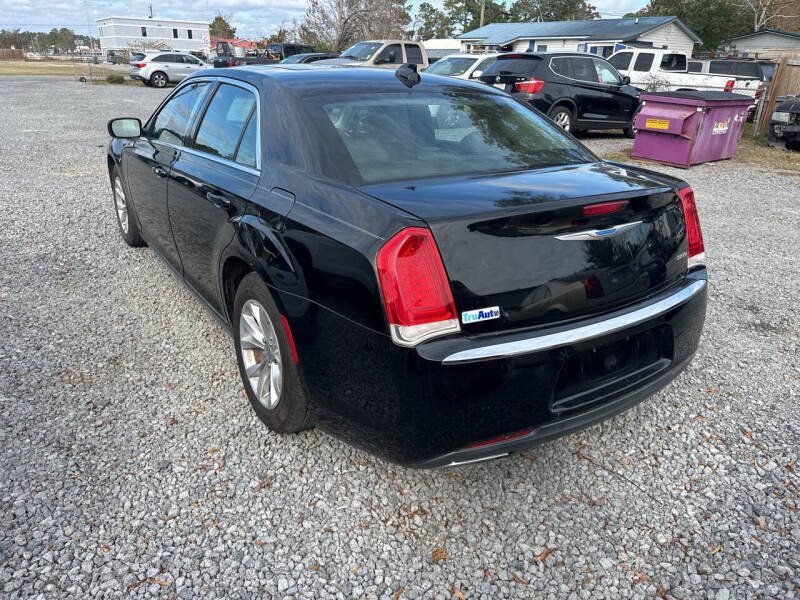 2015 Chrysler 300 Limited photo 5