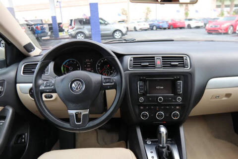 2013 Volkswagen Jetta Hybrid SEL Premium