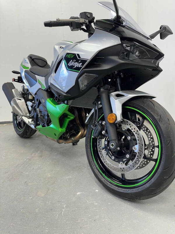 2024 Kawasaki Ninja 7 Hybrid ABS