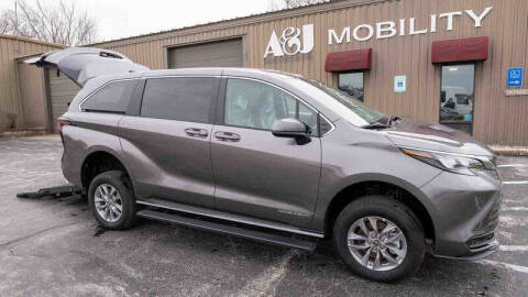 2024 Toyota Sienna LE 8-Passenger