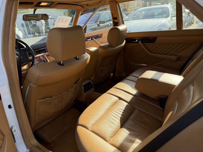 1991 Mercedes-Benz 560-Class 560 SEL