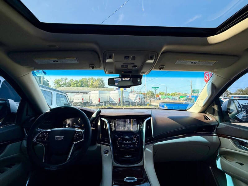 2015 Cadillac Escalade Luxury