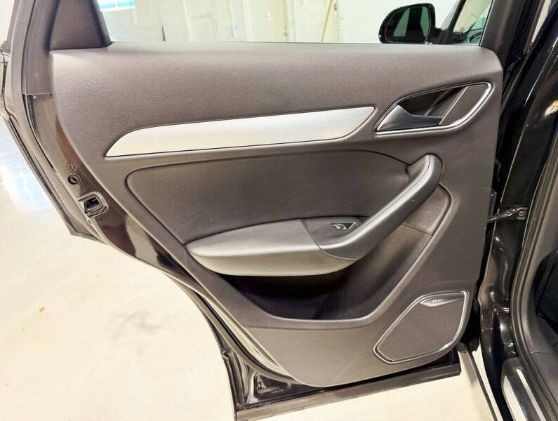 2015 Audi Q3 2.0T quattro Prestige