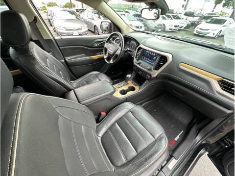 2017 GMC Acadia Denali